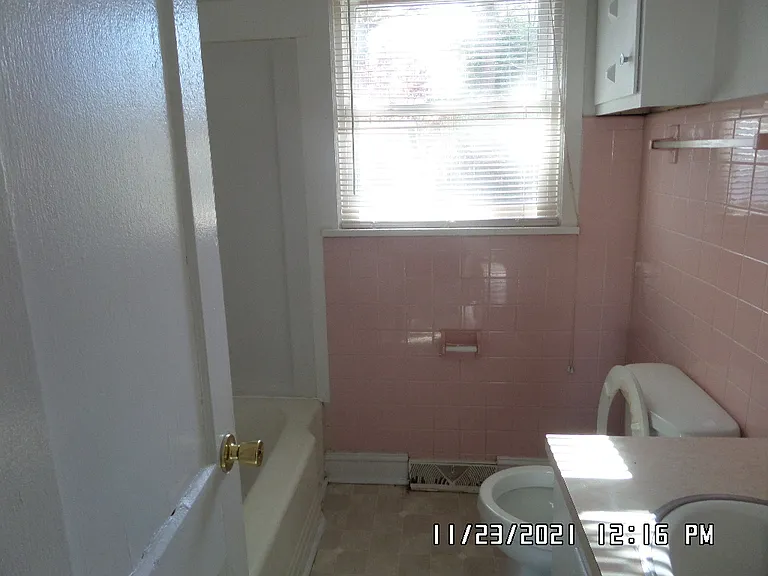 2124 Ravendale St — Photo 4