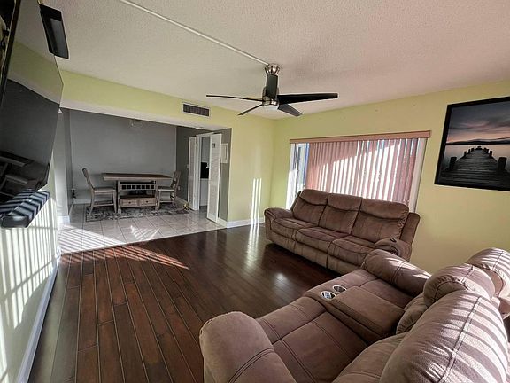 2nd image of 4170 Inverrary Drive #211