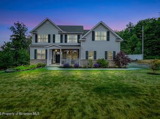 1000 Circle Green Dr, Clarks Summit, PA 18411