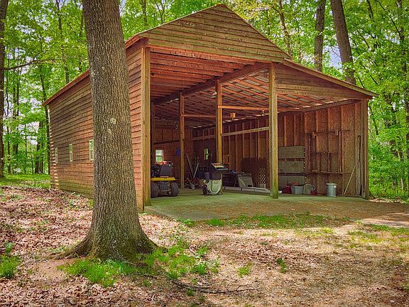 4th image of 430 Hardy Rd