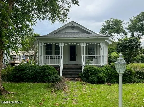 305 Mildred Street, Oriental, NC 28571