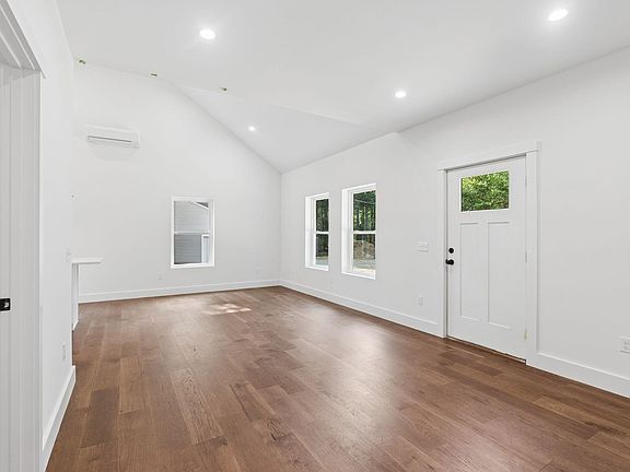 4th image of 57 Grant Road
