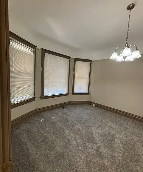 525 W Poplar St — Photo 2