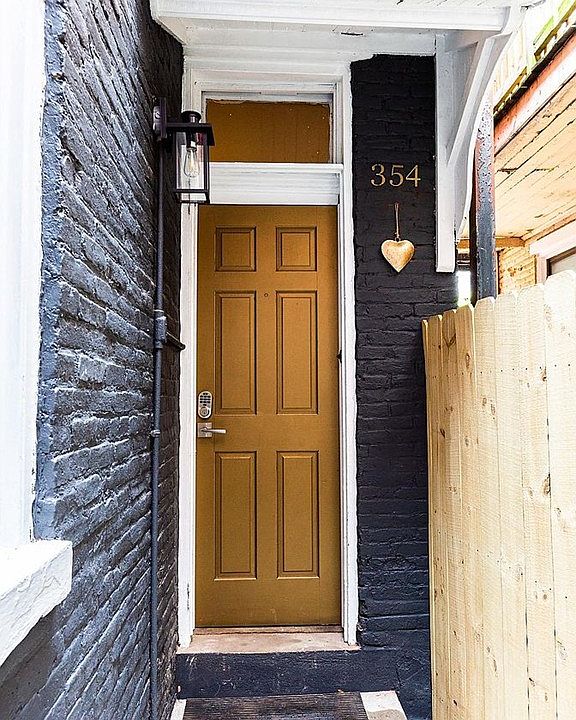 1st image of 354 N Queen St #1R