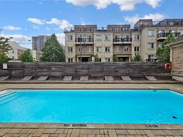 19 Coneflower Cres #258, Toronto, ON M2R 0A5