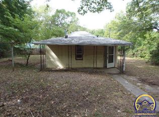 2512 SW Clay St, Topeka, KS 66611