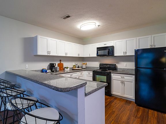 5th image of 263 E 12th Ave #309