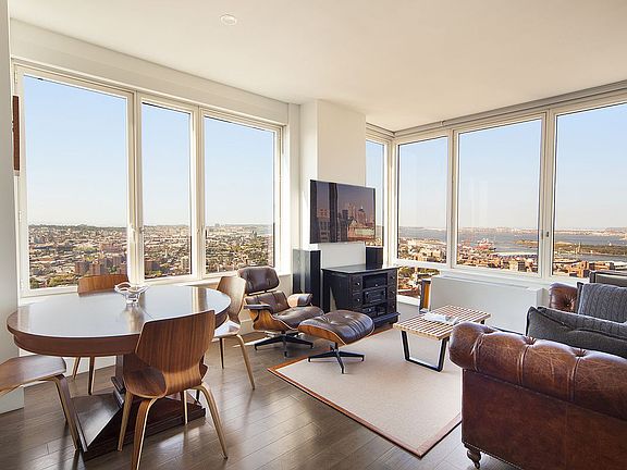 5th image of 388 Bridge St APT 39C