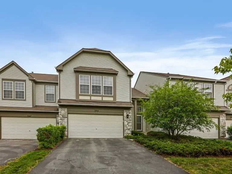 3165 Bromley Ln — Photo 9