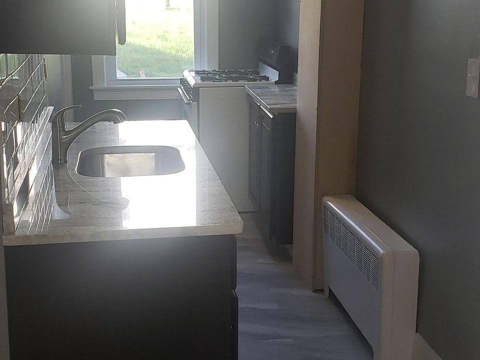1st image of 27 Fulton St Floor 1