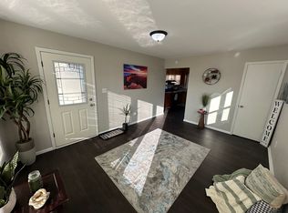 542 Helmet Ave, Waterloo, IA 50703