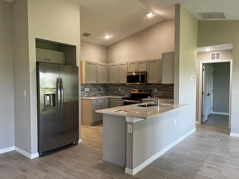 3913 NW 42nd Ln — Photo 13