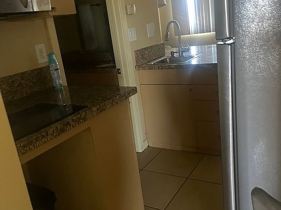 4th image of 802 National City Blvd #1008