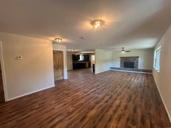 1250 Rhean St, Waldron, AR 72958