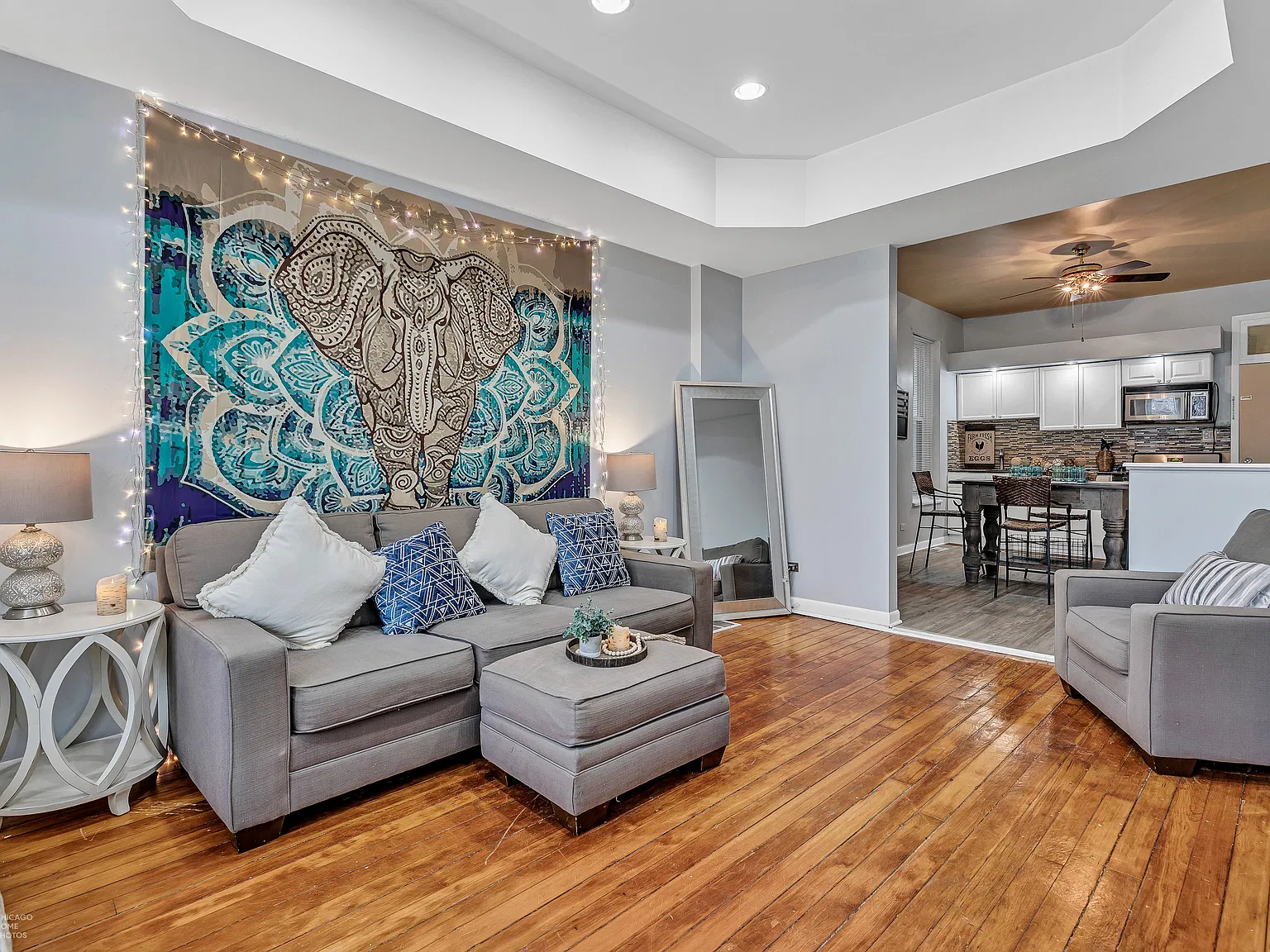2 bed, 700 sqft, $1,875 — Photo 1
