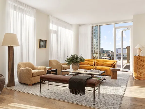 505 W 43rd St, New York, NY 10036