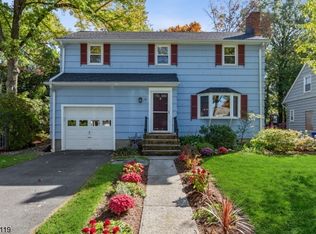 16 Stonehenge Rd, Montclair, NJ 07043