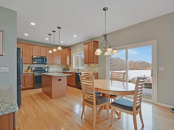 5th image of 455 Bellar Ct