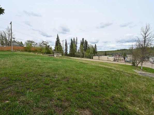 4815 51st St, Athabasca, AB T9S 1K7