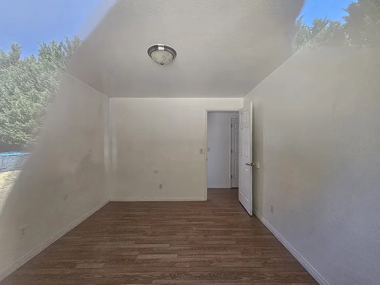 322 Scott St SE — Photo 5