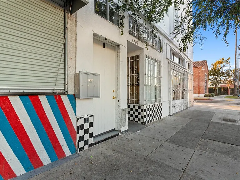 6403 1/2 S Vermont Ave #2 — Photo 24