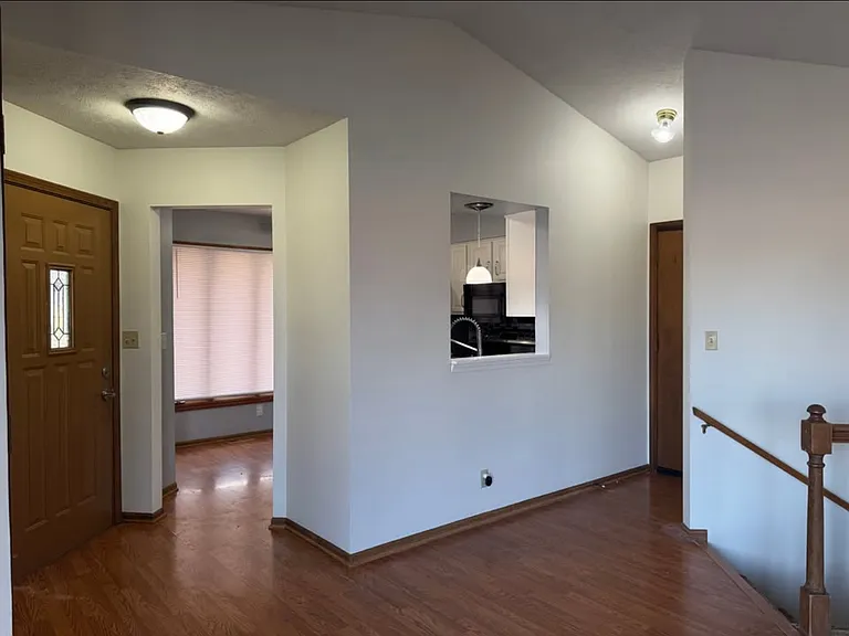 5701 S 52nd St — Photo 5
