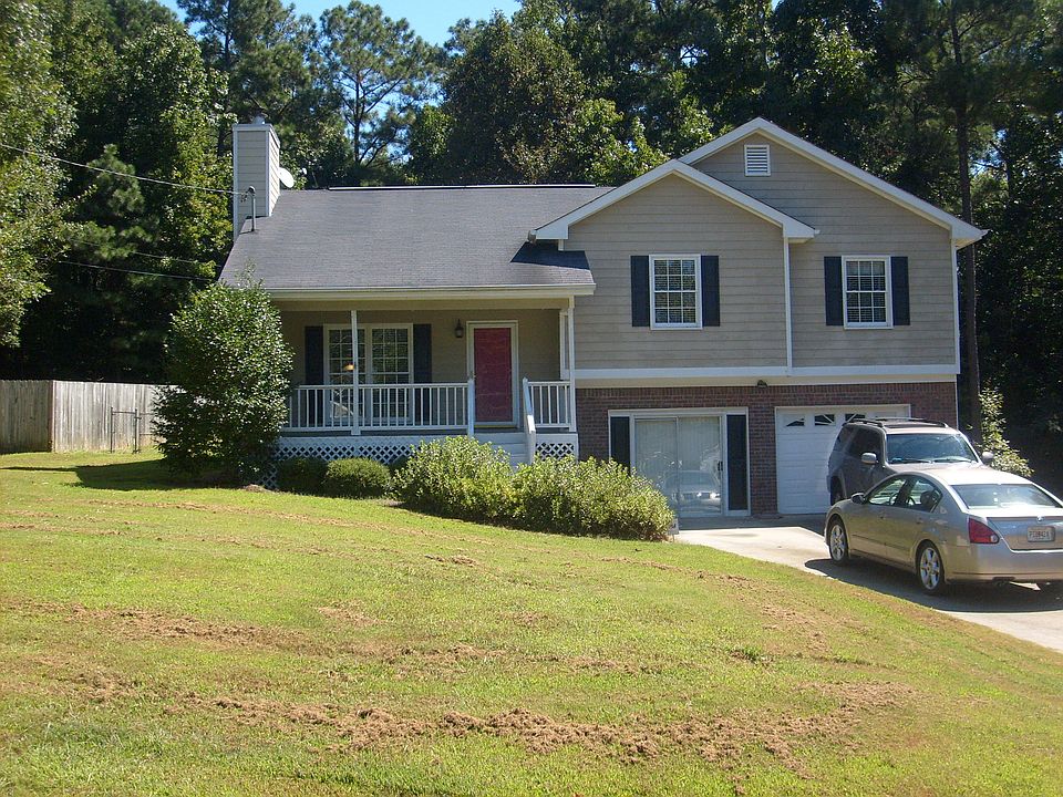 Beautiful Home W/Privacy