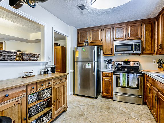 5th image of 1720 Twin Brooks Dr