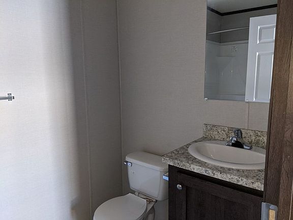 4th image of 413 Lazy Creek Way