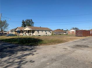 825 25th St, Gretna, LA 70053