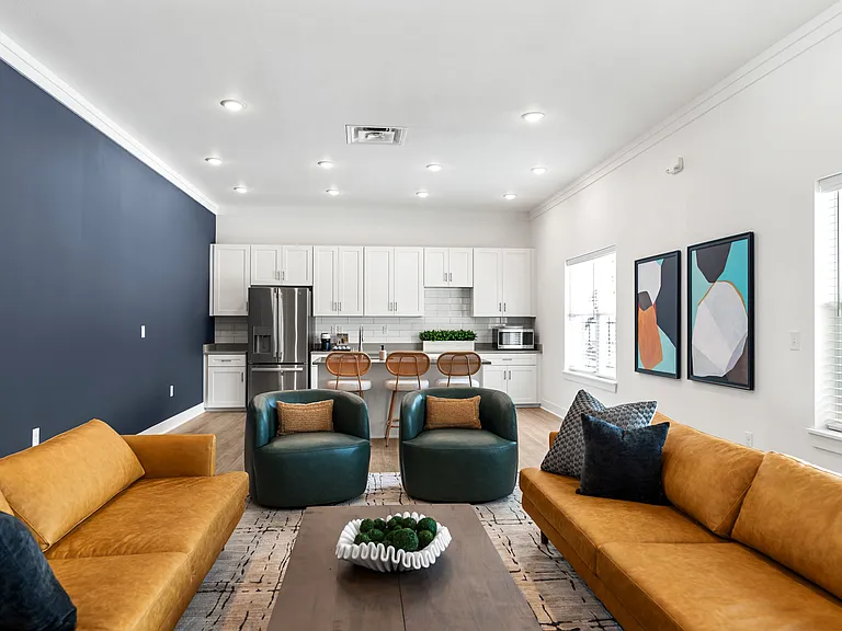 45 at Creekside Apartments — Photo 3