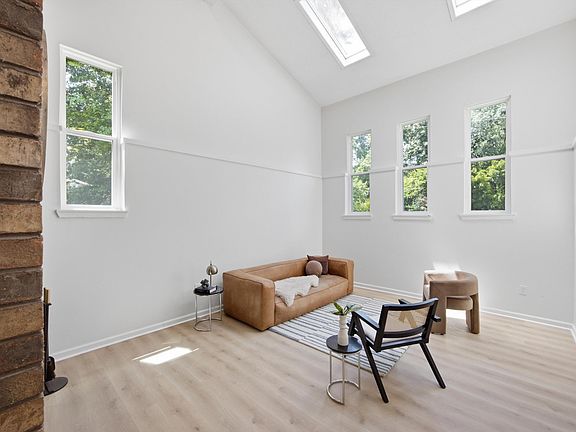 5th image of 8804 Point South Ln