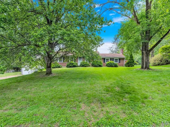 425 Bush Dr, Ballwin, MO 63021