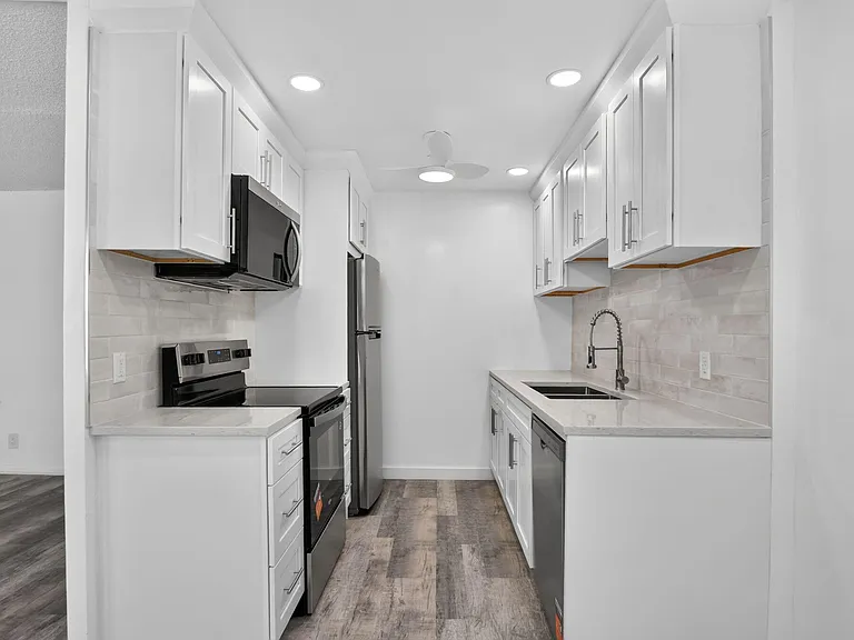 3045 Cornwall Dr #C — Photo 1