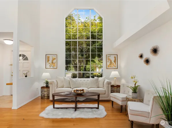 15885 Northup Way, Bellevue, WA 98008