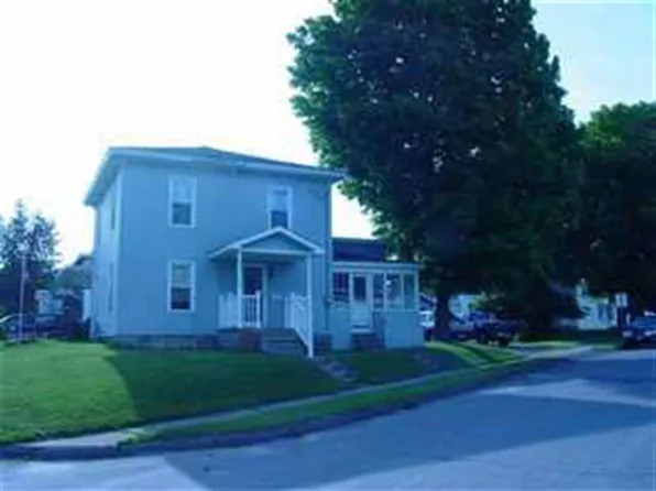 24 Pine St, Massena, NY 13662