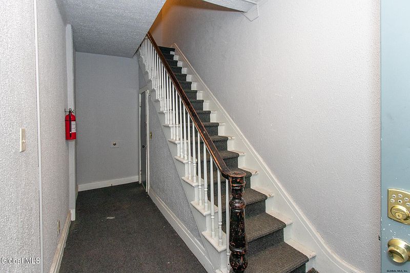 3rd image of 714 Union Street