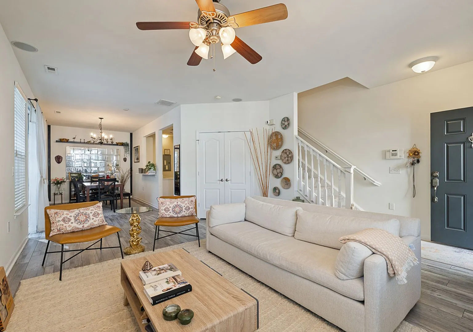 2 bedroom, 2.5 bathroom condo available in the sought after Ridgely Manor community! — Photo 3