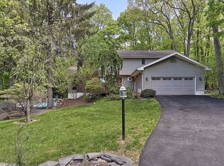 10 Wichita Path, Oakland, NJ 07436