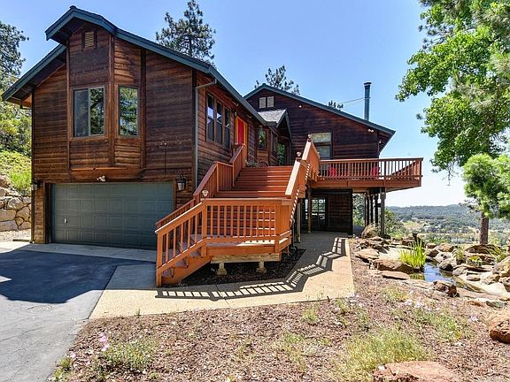 Entry from private driveway