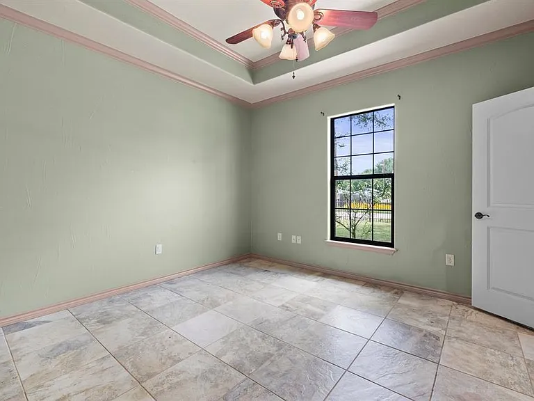 1404 Kings Valley Dr — Photo 25