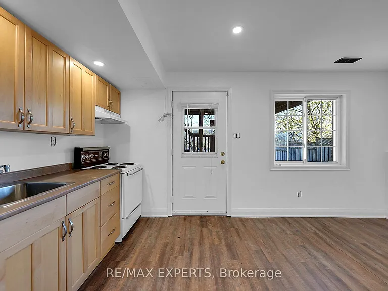 97 Franklin St #BASEMENT — Photo 4