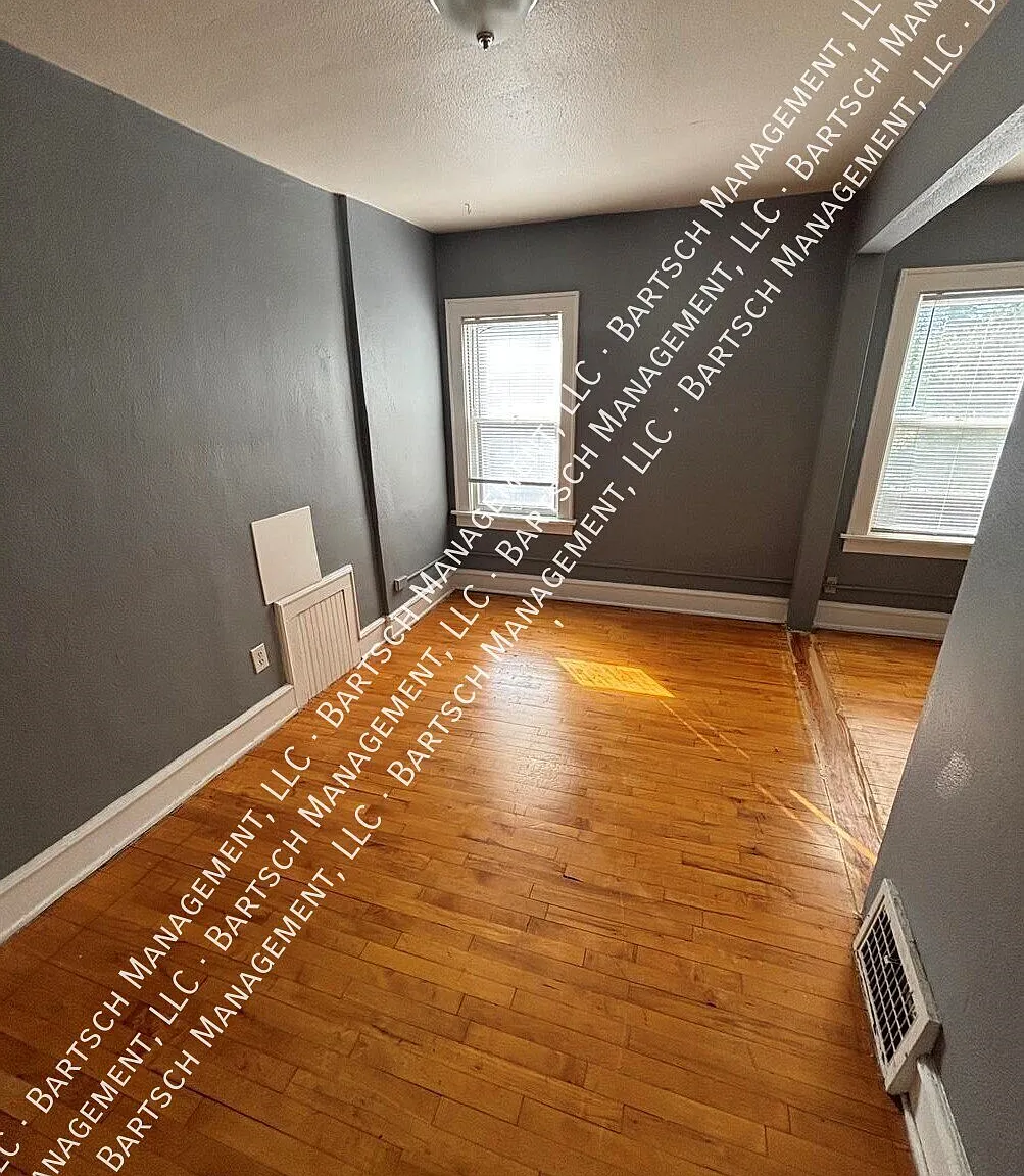 Studio, $1,300 — Photo 3