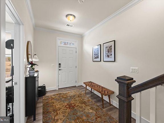 2nd image of 2236 S Glebe Rd