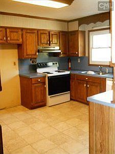 2nd image of 1436 Lucknow Rd