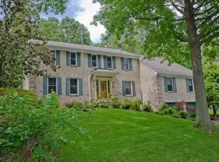 8203 Snug Hill Ln, Rockville, MD 20854