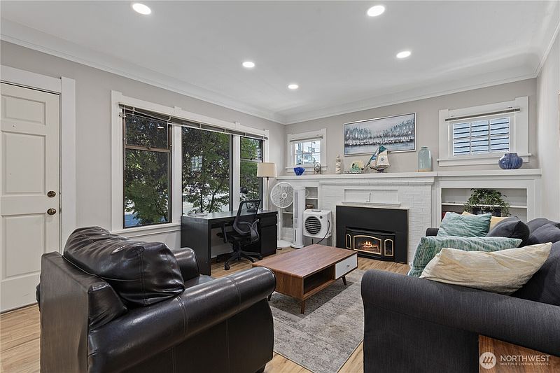 4th image of 4812 Aurora Avenue