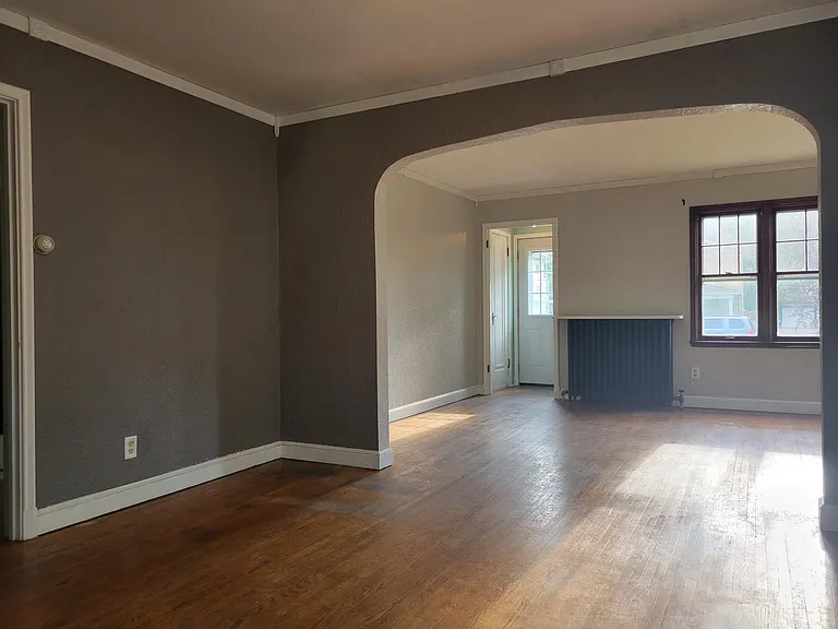 401 Central Ave — Photo 9
