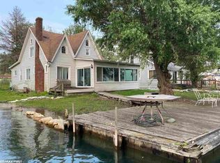 228 Grand Pointe Cut, Harsens Island, MI 48028