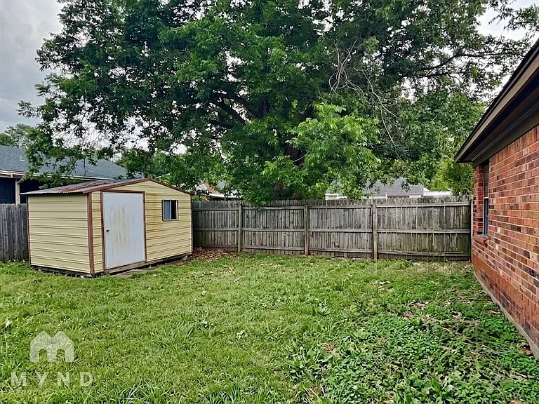 7406 Doncaster Ln — Photo 17